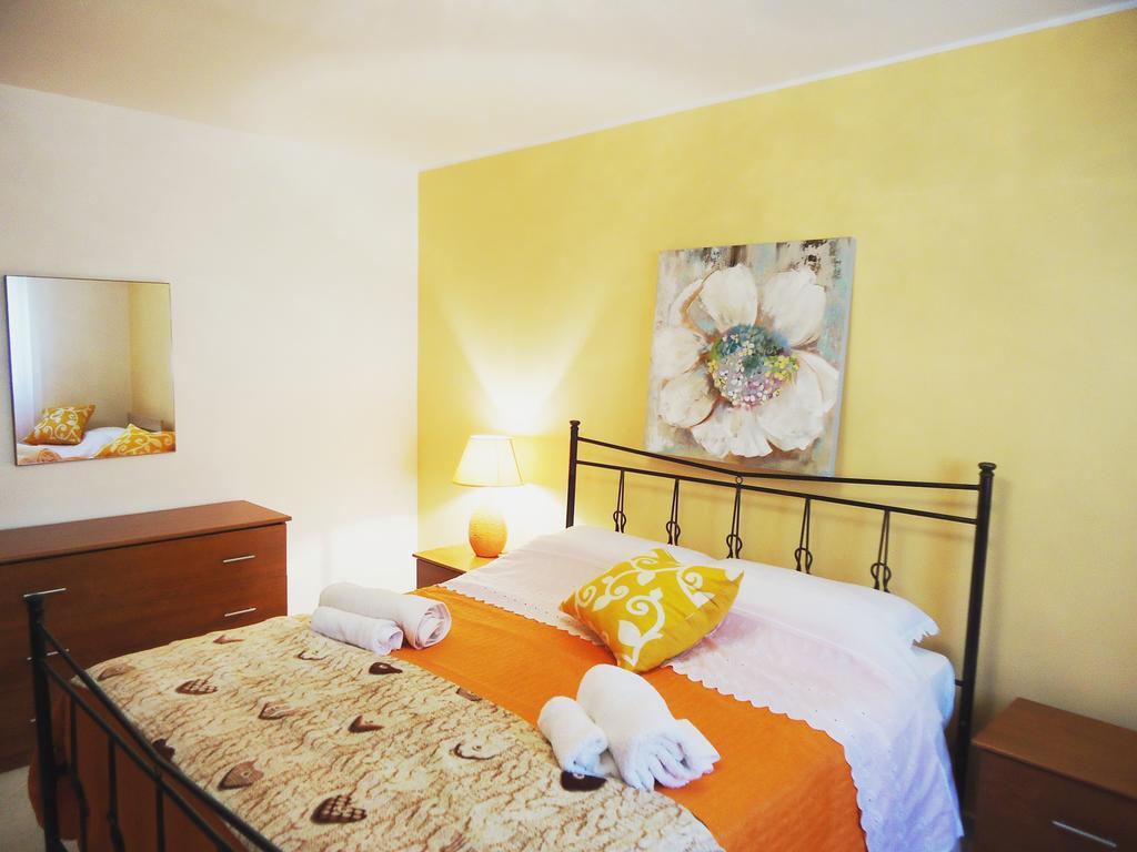 Ferienwohnung Sole E Fiori Di Sicilia Valderice Exterior foto
