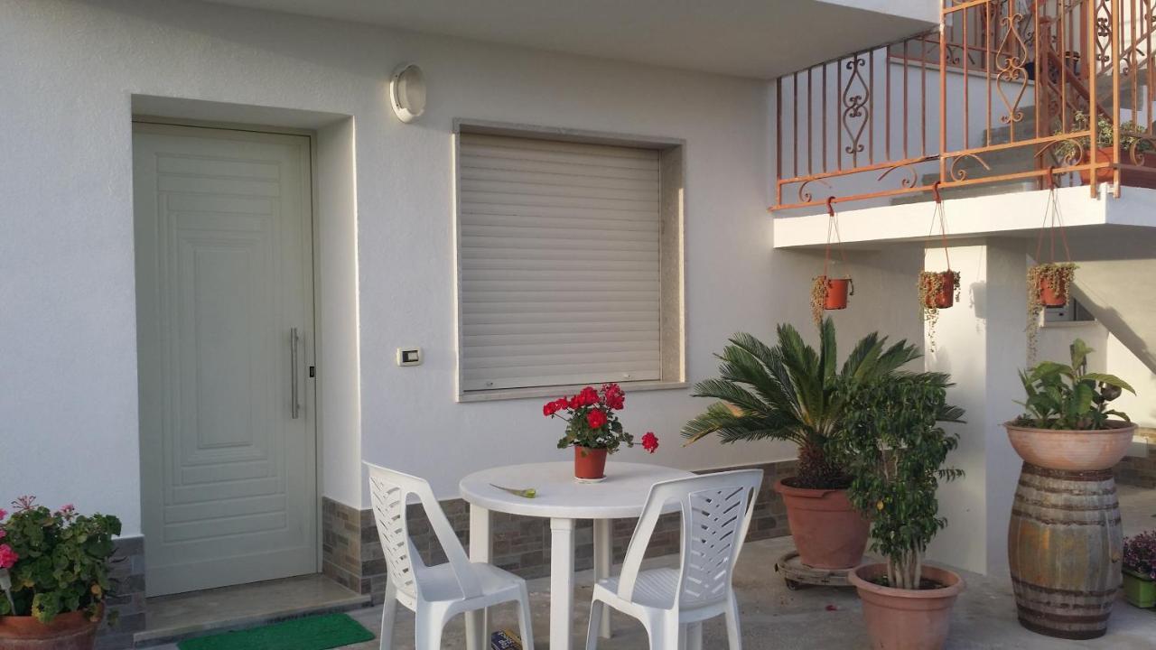 Ferienwohnung Sole E Fiori Di Sicilia Valderice Exterior foto